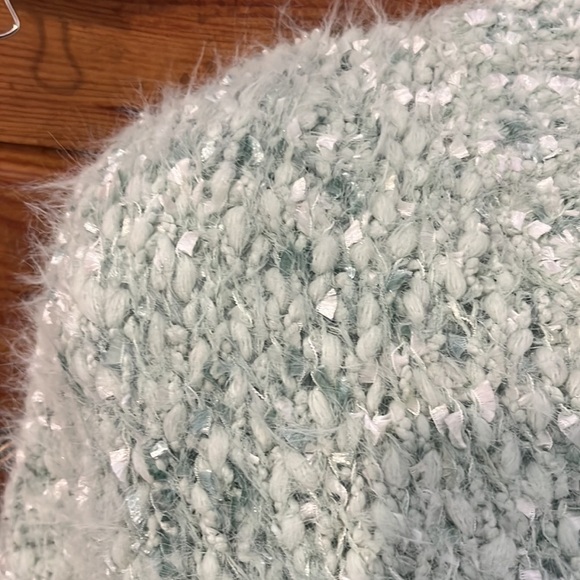 Mint green fuzzy sweater - Picture 4 of 4